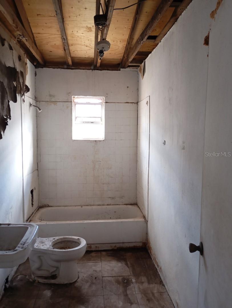 LINCOLN PARK ADD - Residential Income