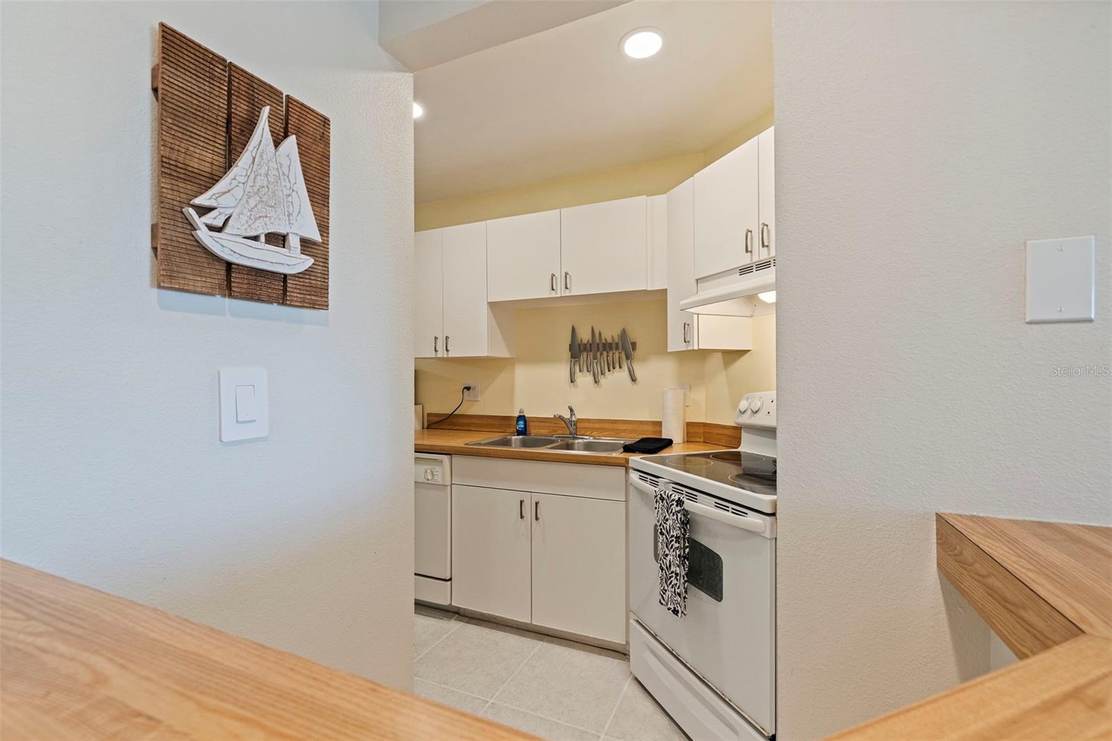 WANDER RESIDENCES OF TIERRA VERDE - Residential