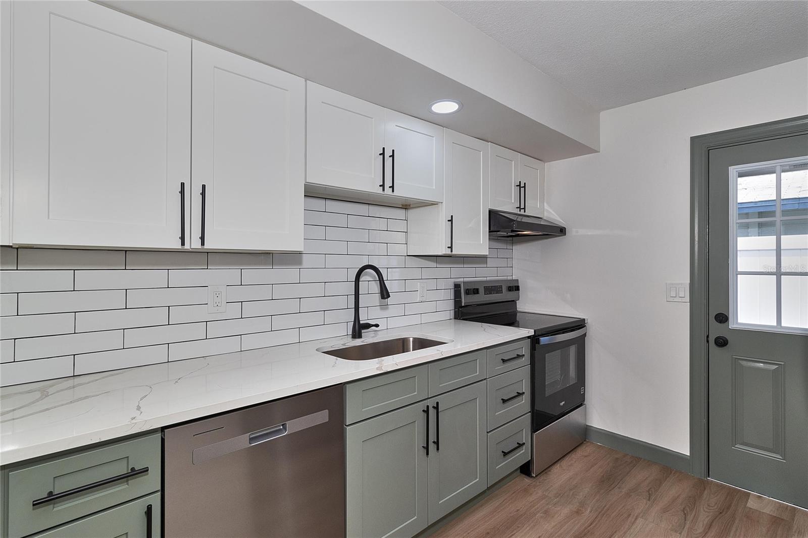 PINE HILLS - Residential Income