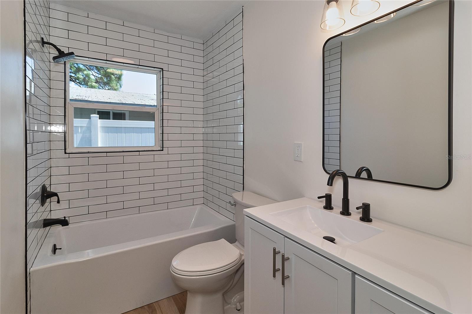 PINE HILLS - Residential Income