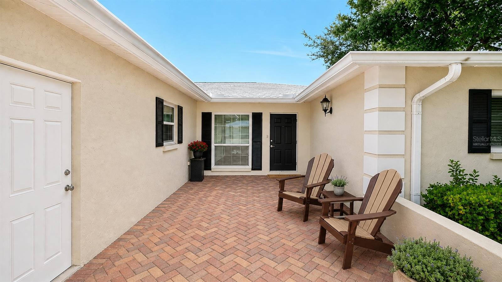 5621 PALM AIRE DRIVE