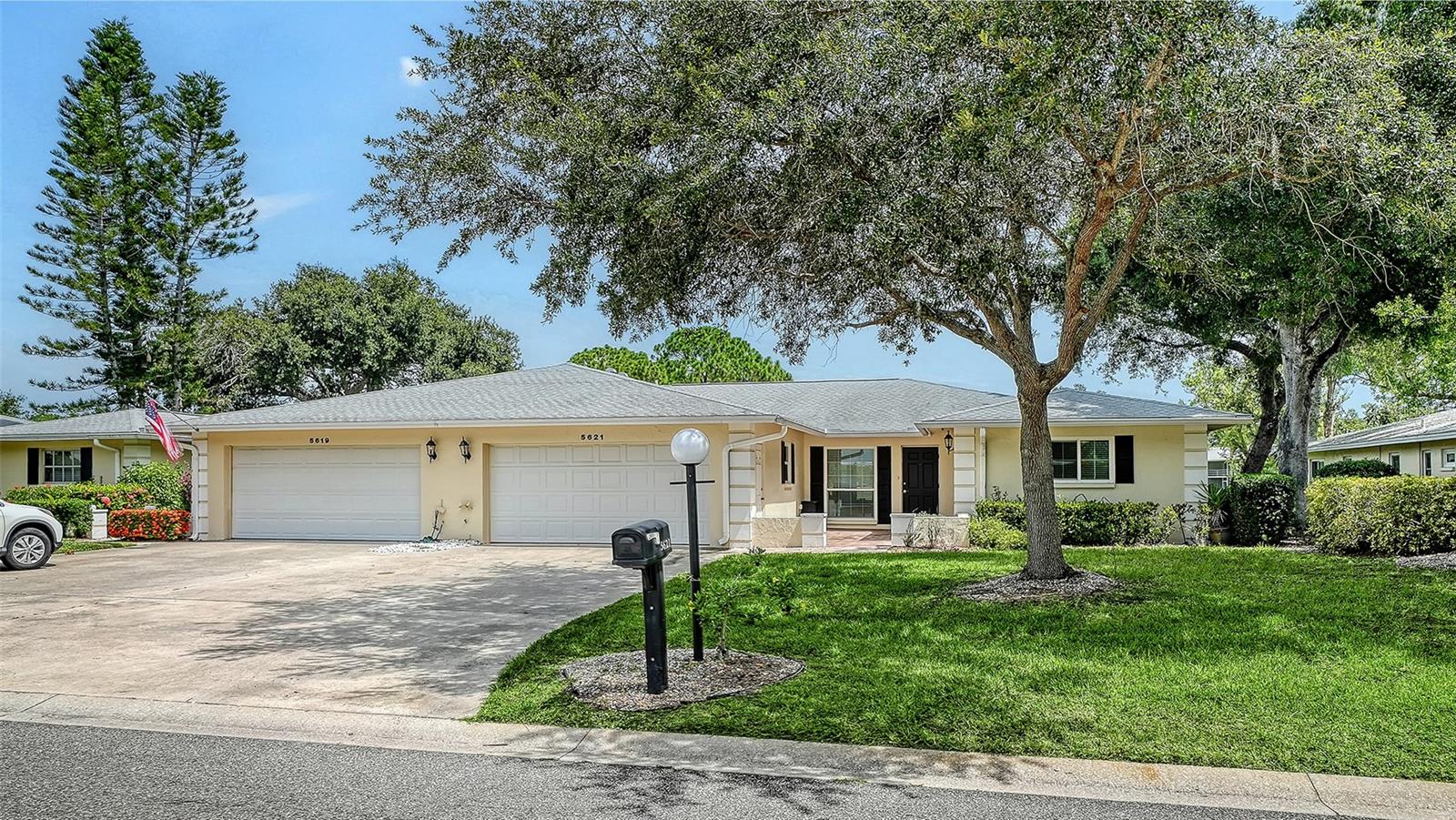5621 PALM AIRE DRIVE