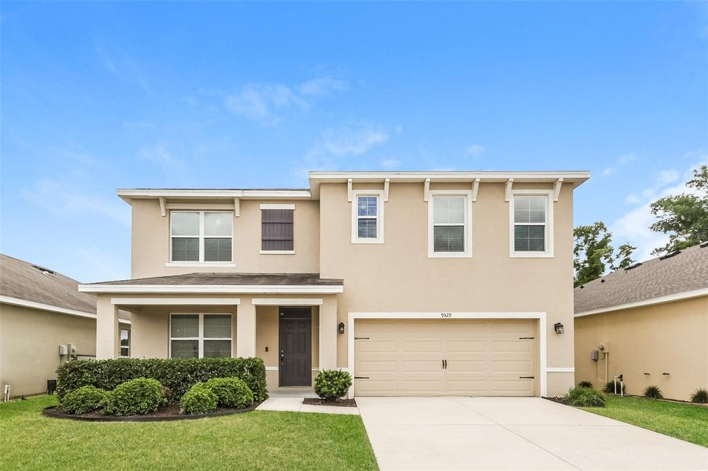 Photo of 9529 Sunstone Boulevard, Thonotosassa, FL 33592 (MLS # TB8498145)