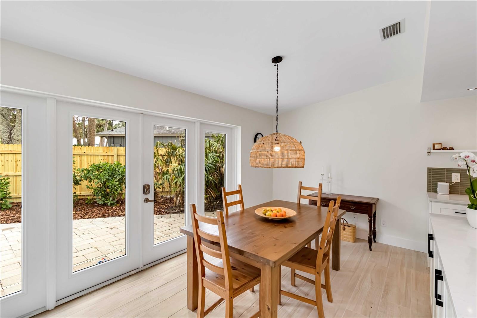 SIESTA BEACH - Residential