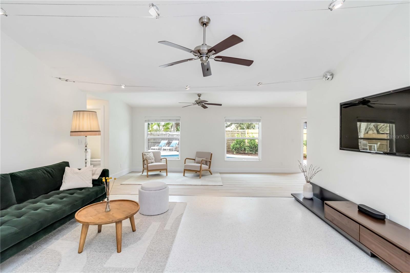 SIESTA BEACH - Residential