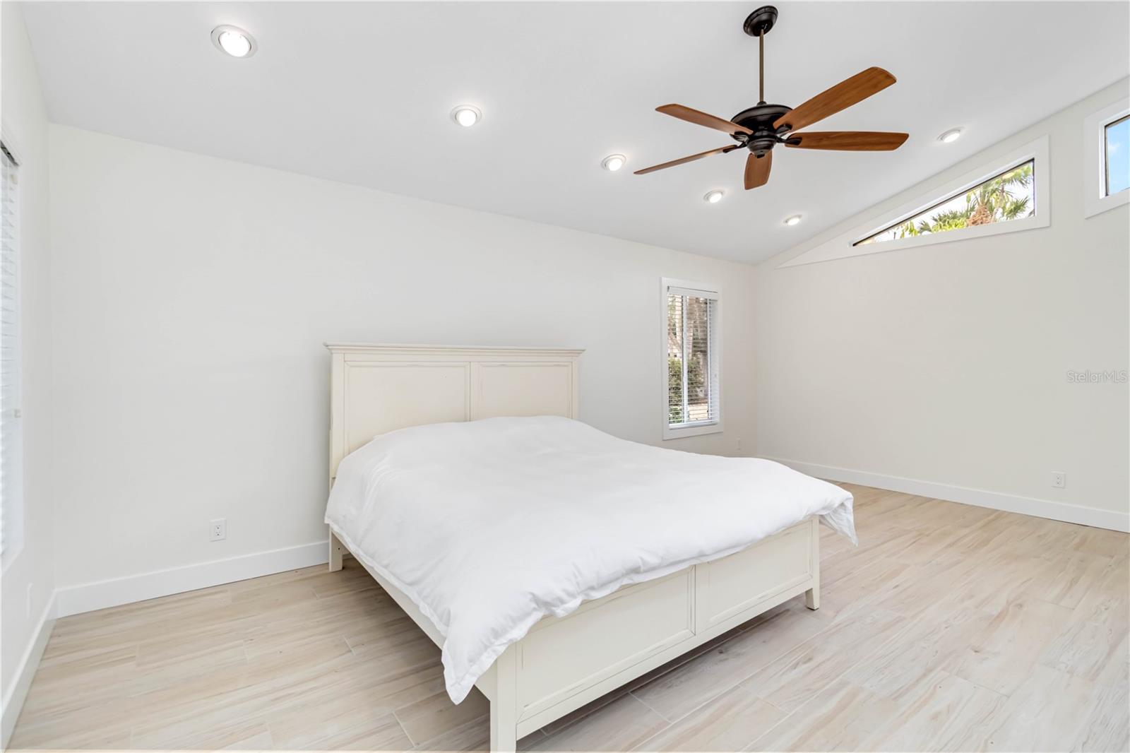 SIESTA BEACH - Residential