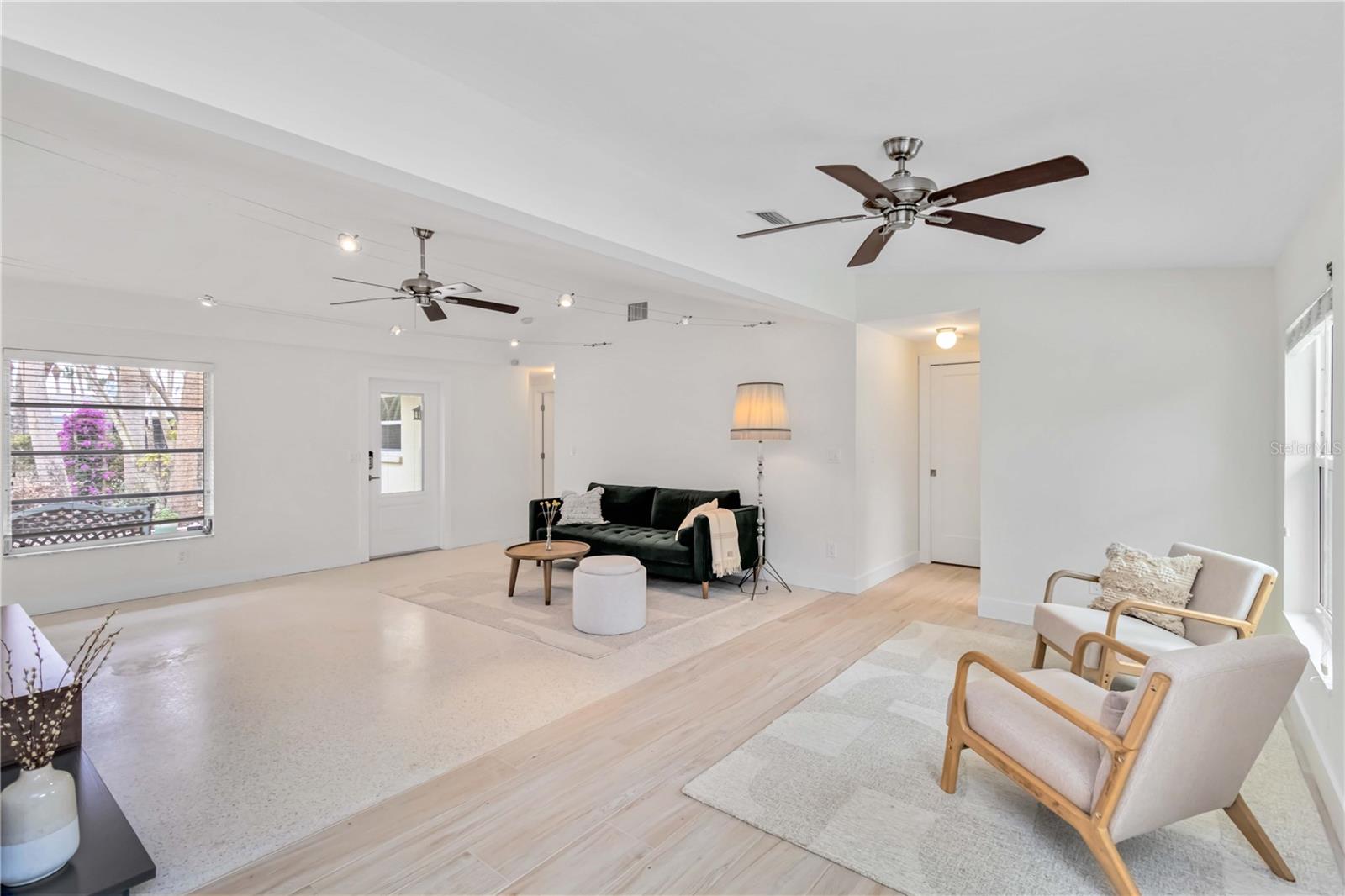 SIESTA BEACH - Residential