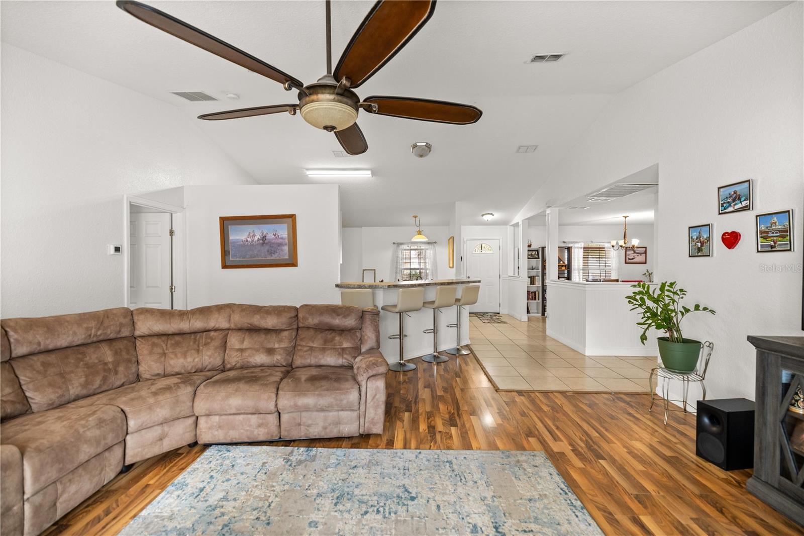 BELLEVIEWS SUNNY SKIES - Residential