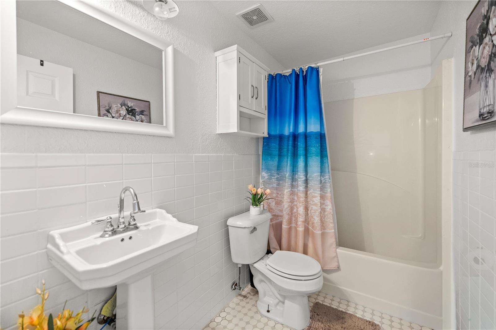 BELLEVIEWS SUNNY SKIES - Residential