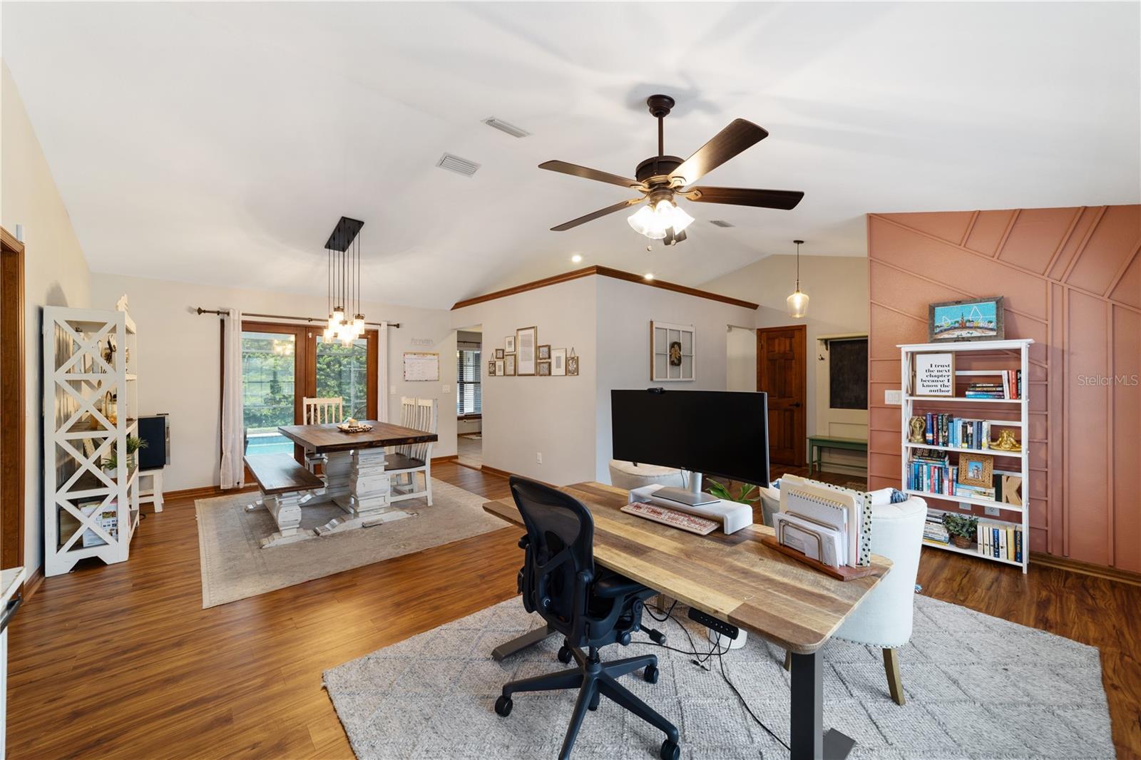 QUAIL HOLLOW - Residential
