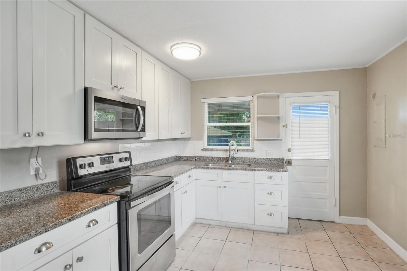 DIXIELAND REV - Residential