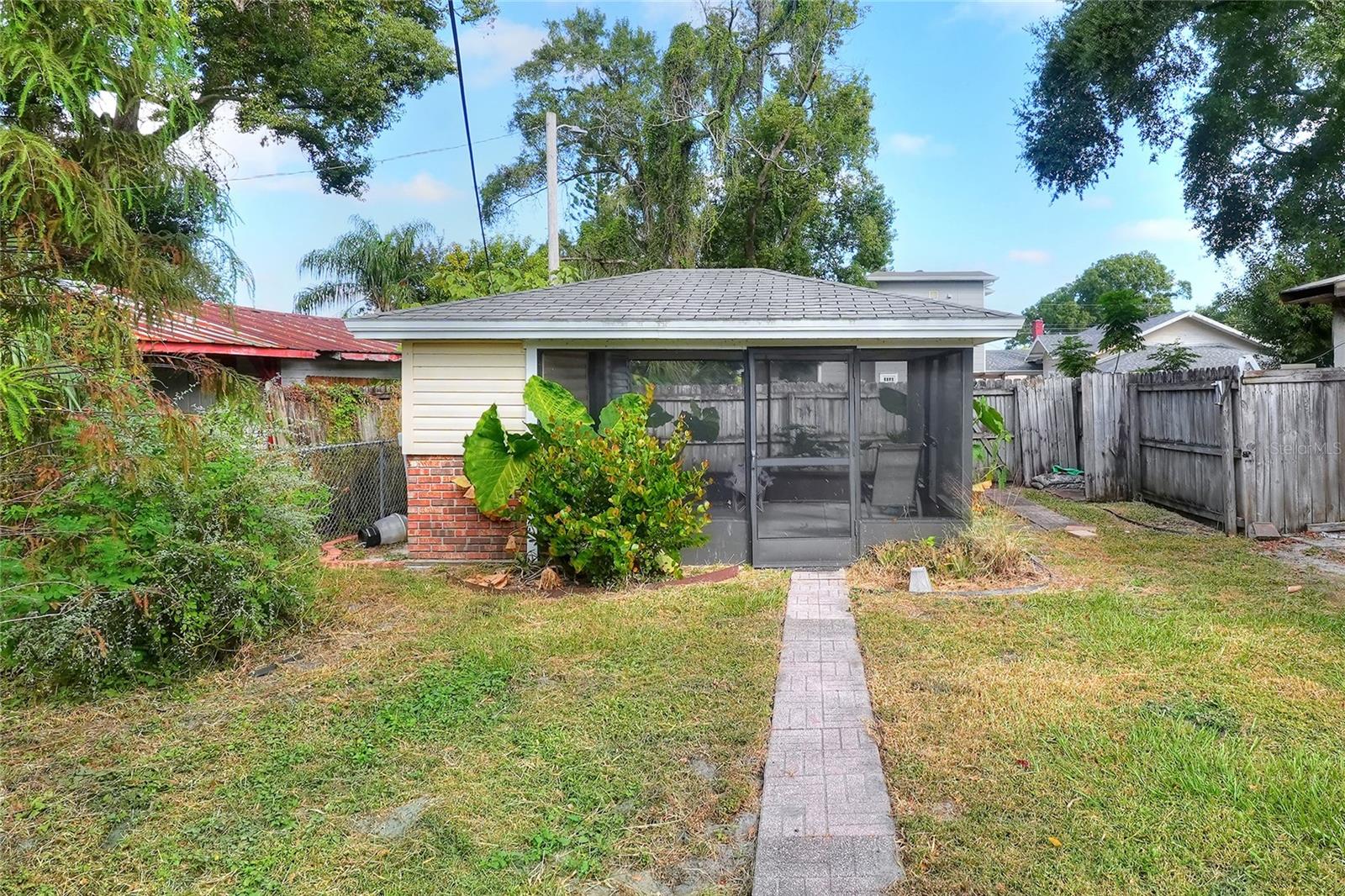 DIXIELAND REV - Residential