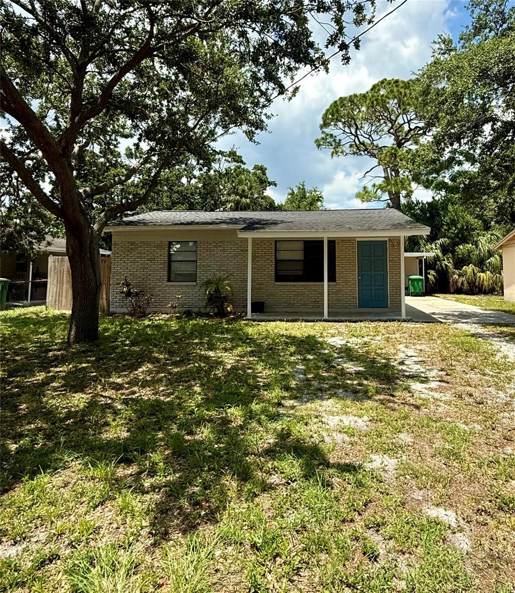 2 Bedroom, 1 Bath home for rent situated on an idyllic street in South Tampa's, Ballast Point area. Enjoy the retro style terrazzo floors and bathroom tile. There is also a large back yard with a covered area to cool off under from the summer heat.