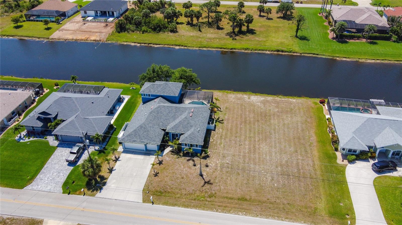 ROTONDA WEST PINE VALLEY - Residential