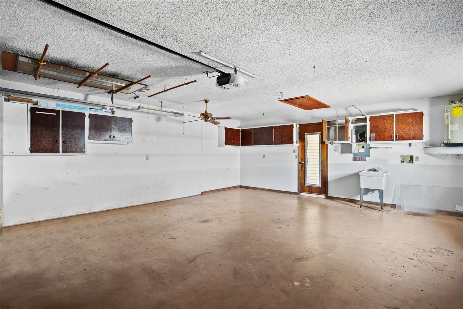 SPRING HILL - Residential Lease