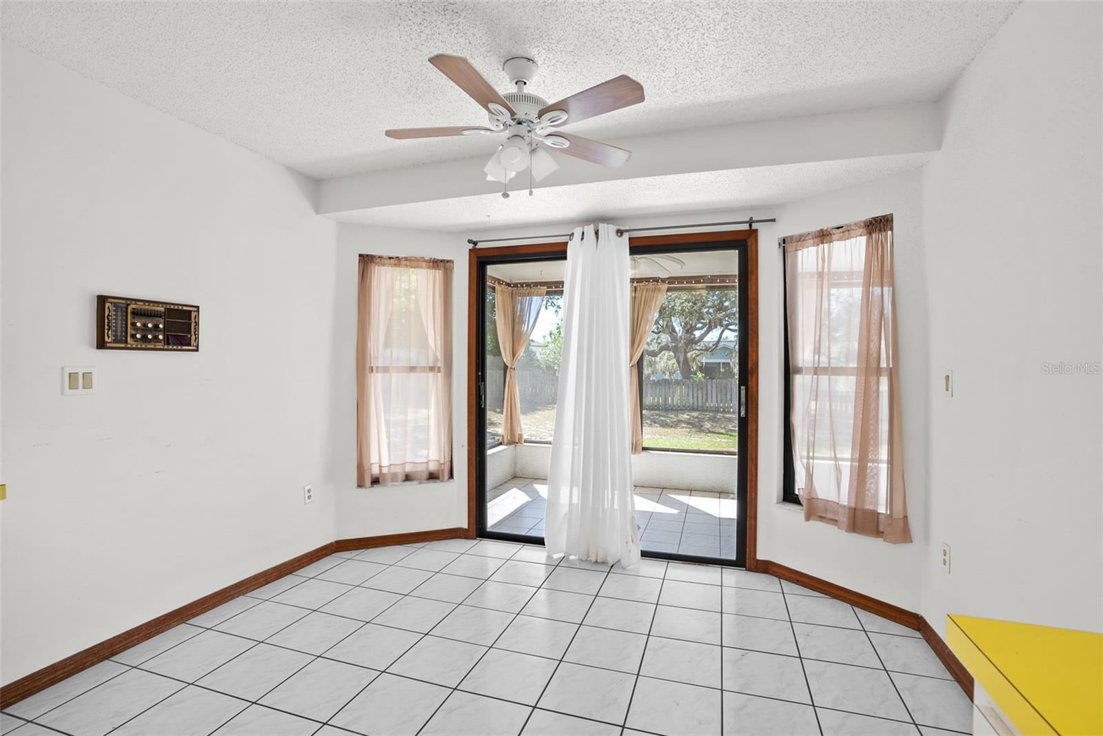 SPRING HILL - Residential Lease