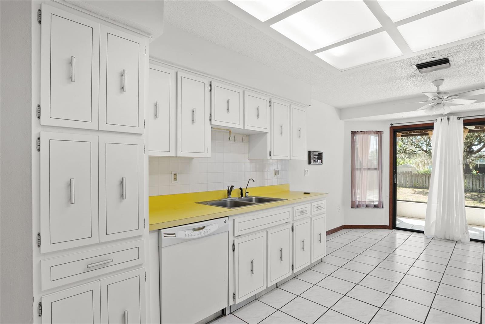 SPRING HILL - Residential Lease