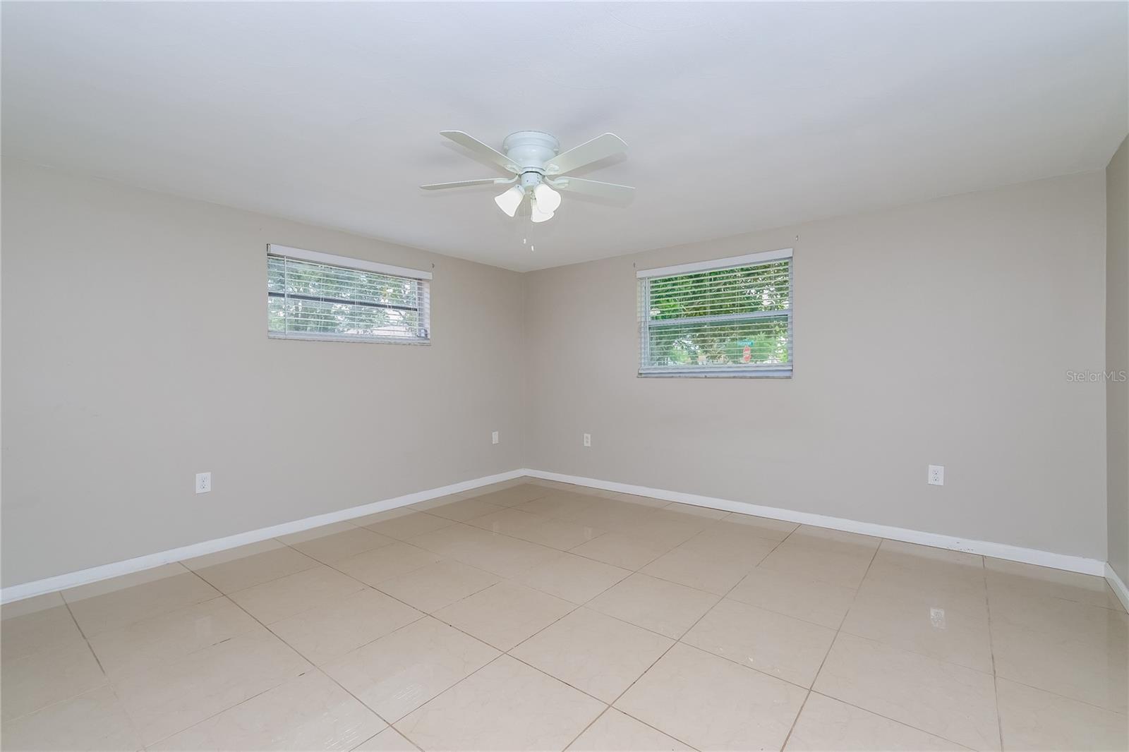 COLONIAL HILLS - Residential Lease