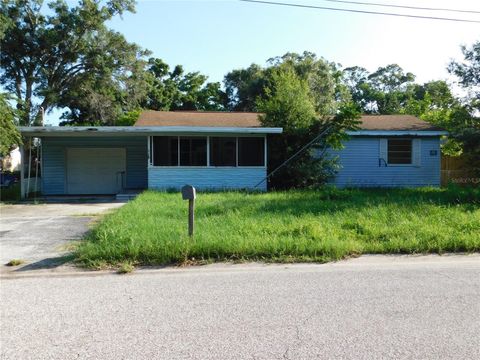 Photo of 510 6th Avenue NW, Largo, FL 33770 (MLS # TB8532350)