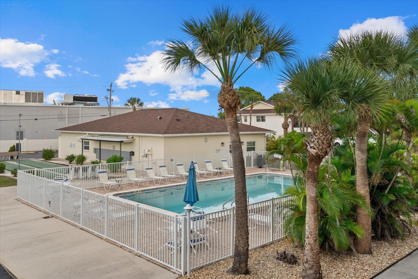 PALM MANOR PH 02 - Residential Lease