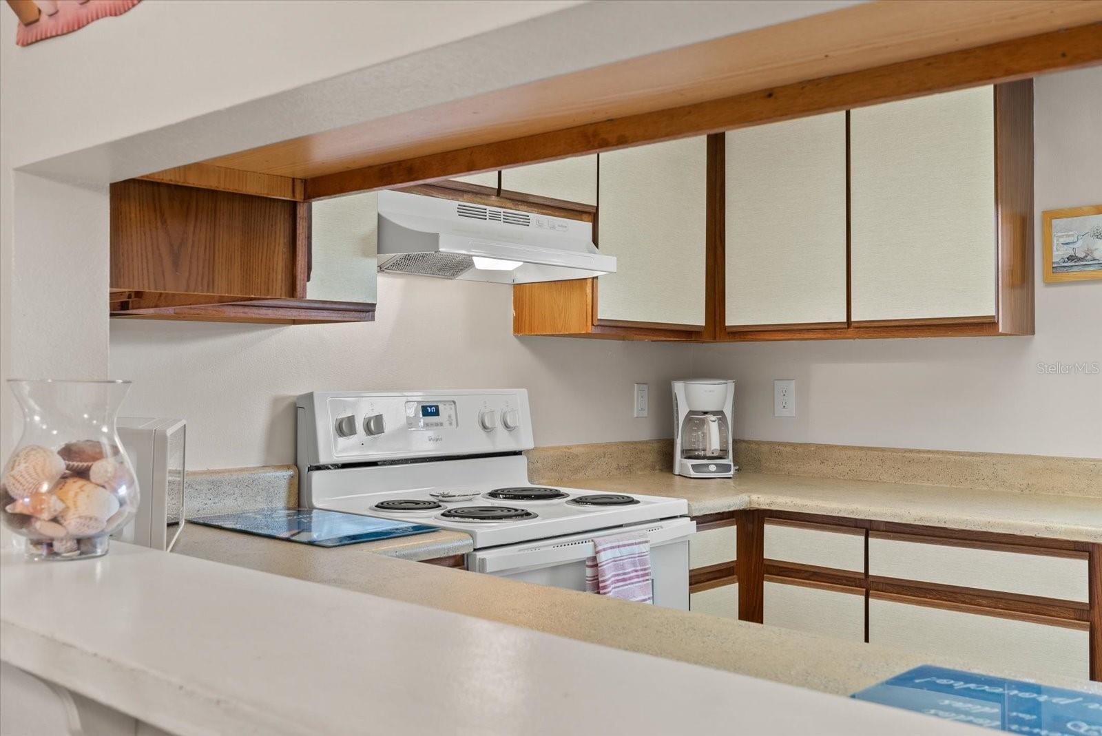 PALM MANOR PH 02 - Residential Lease