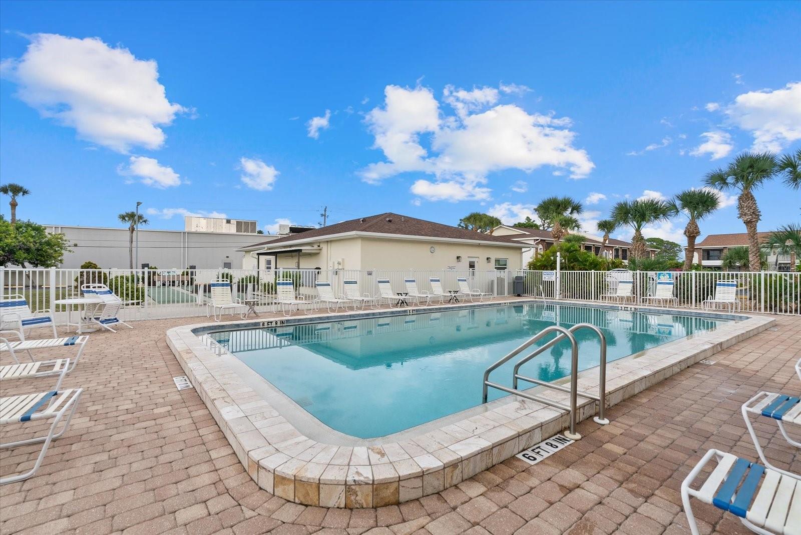 PALM MANOR PH 02 - Residential Lease