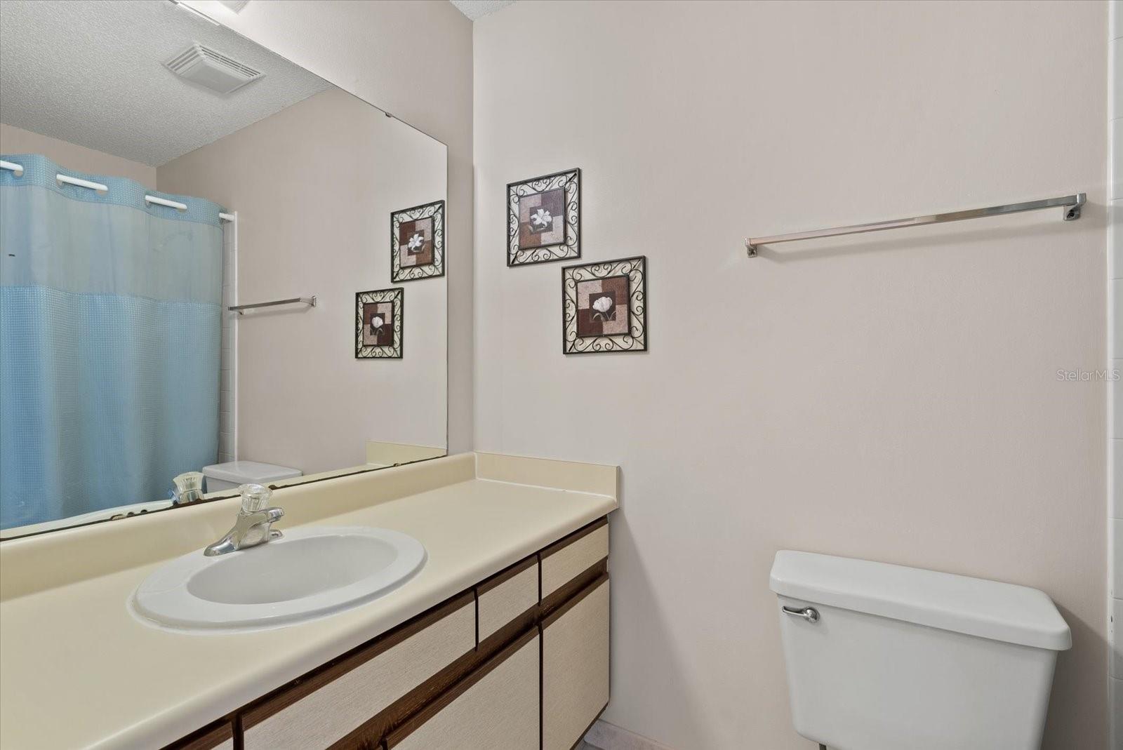 PALM MANOR PH 02 - Residential Lease