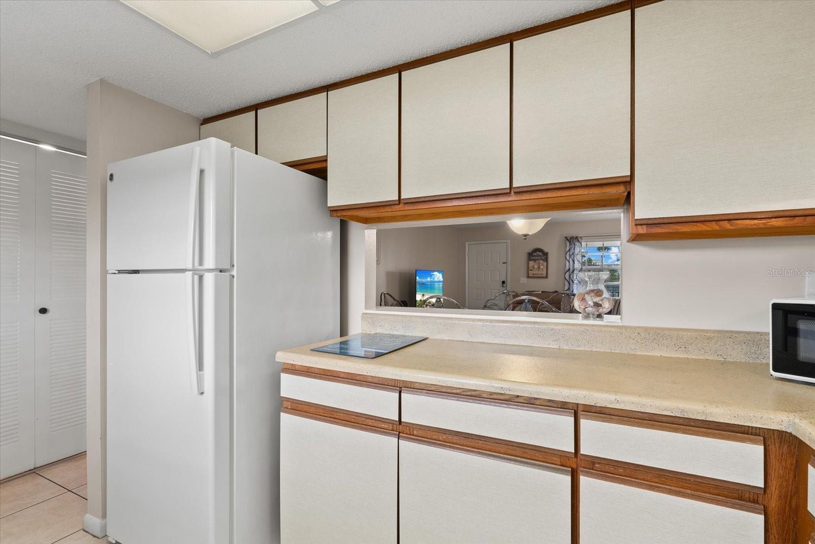 PALM MANOR PH 02 - Residential Lease