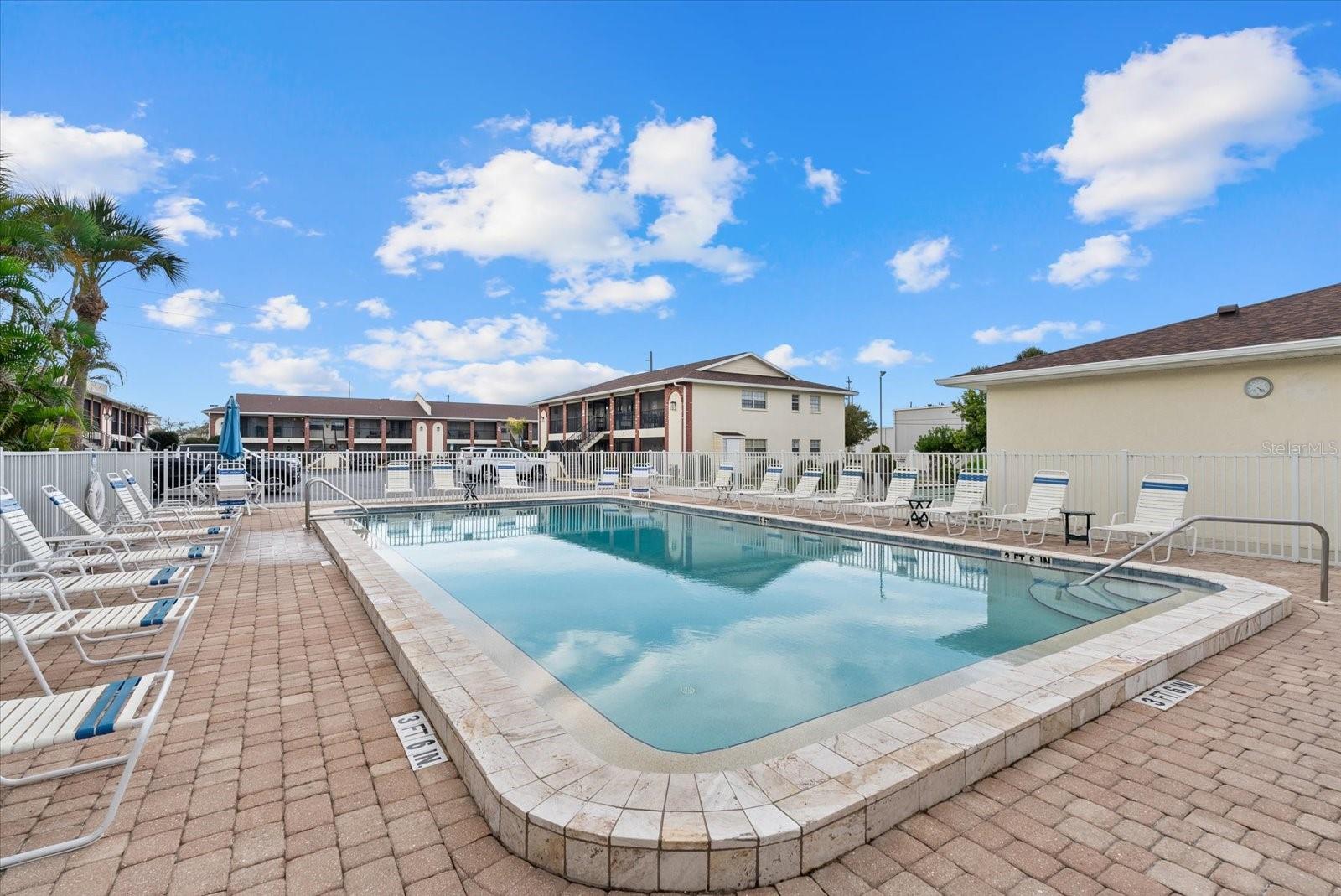 PALM MANOR PH 02 - Residential Lease