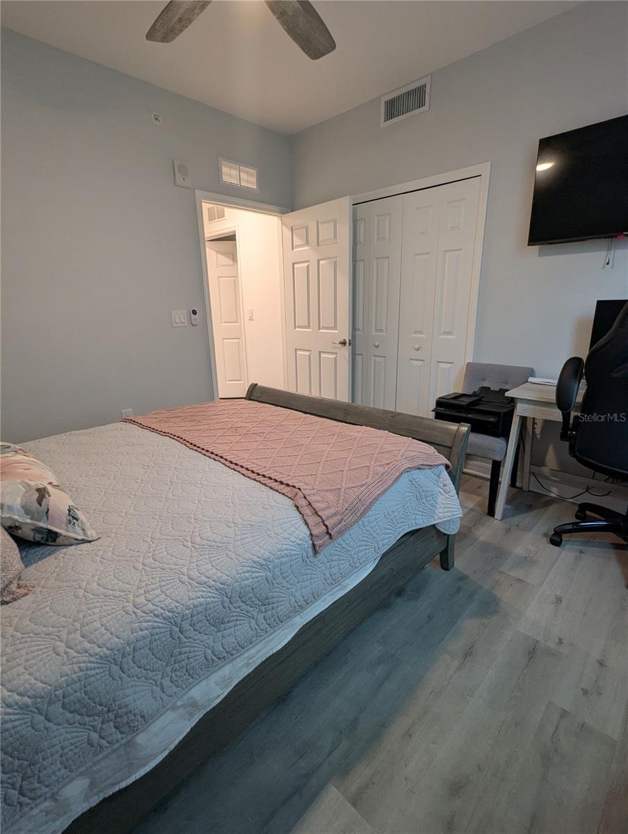 LAKEWOOD NATIONAL - Residential