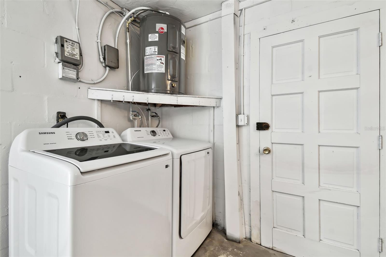 BEACON SQUARE - Residential Lease