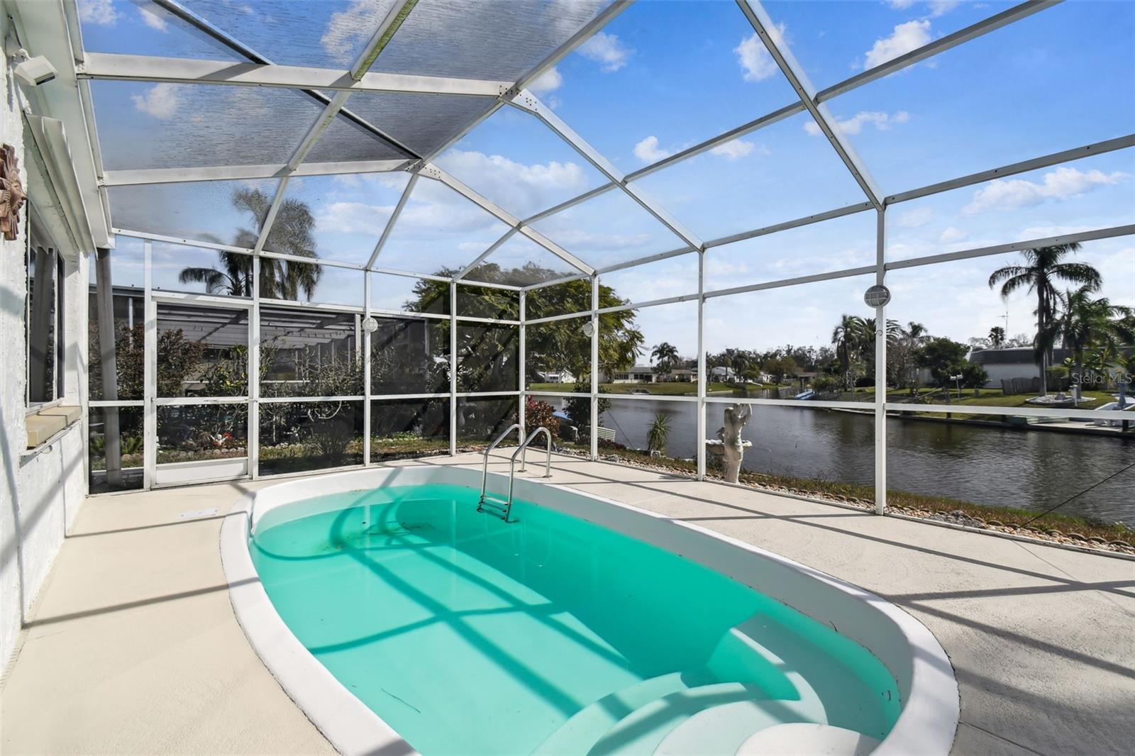 BEACON SQUARE - Residential Lease