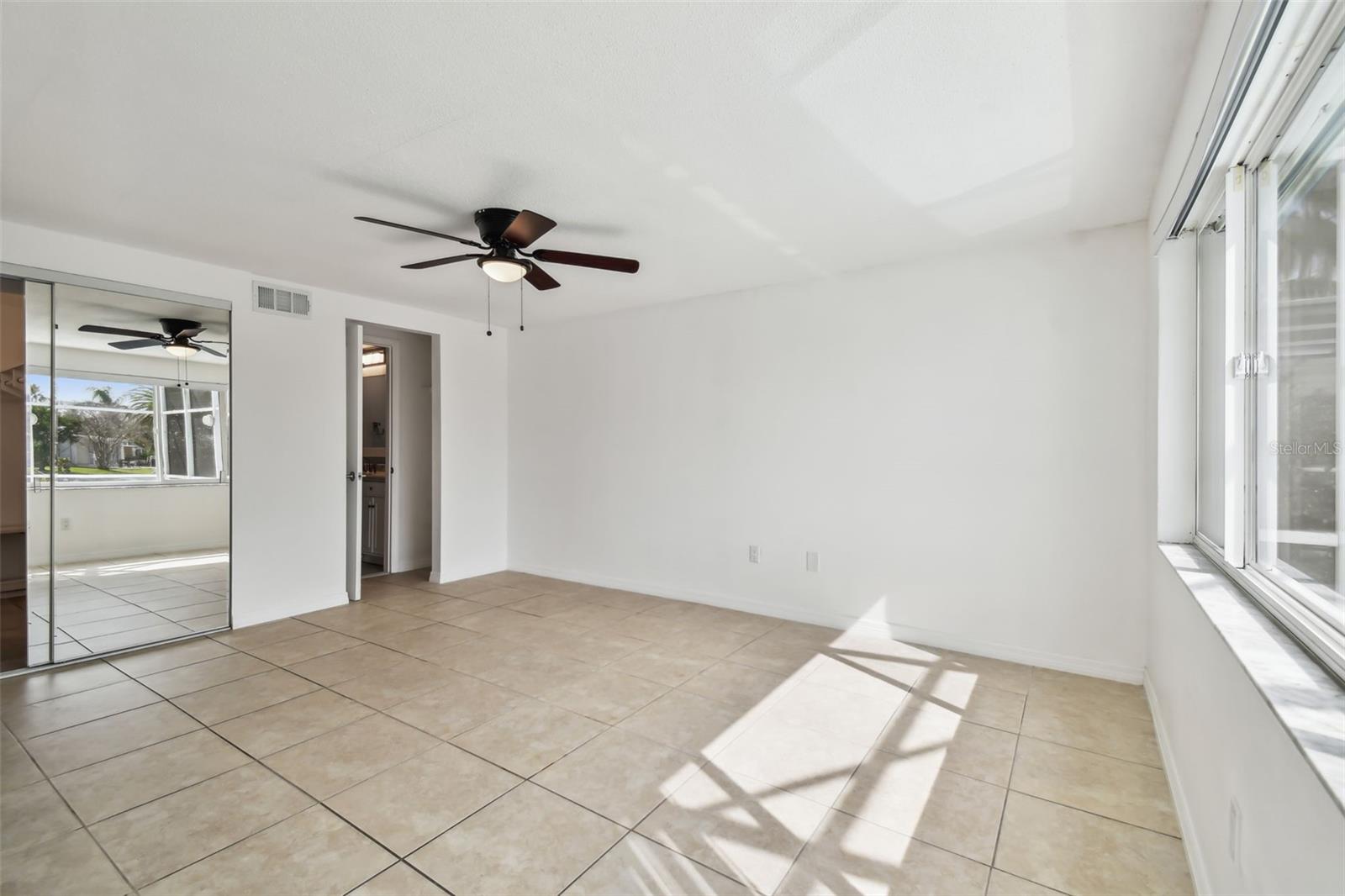 BEACON SQUARE - Residential Lease