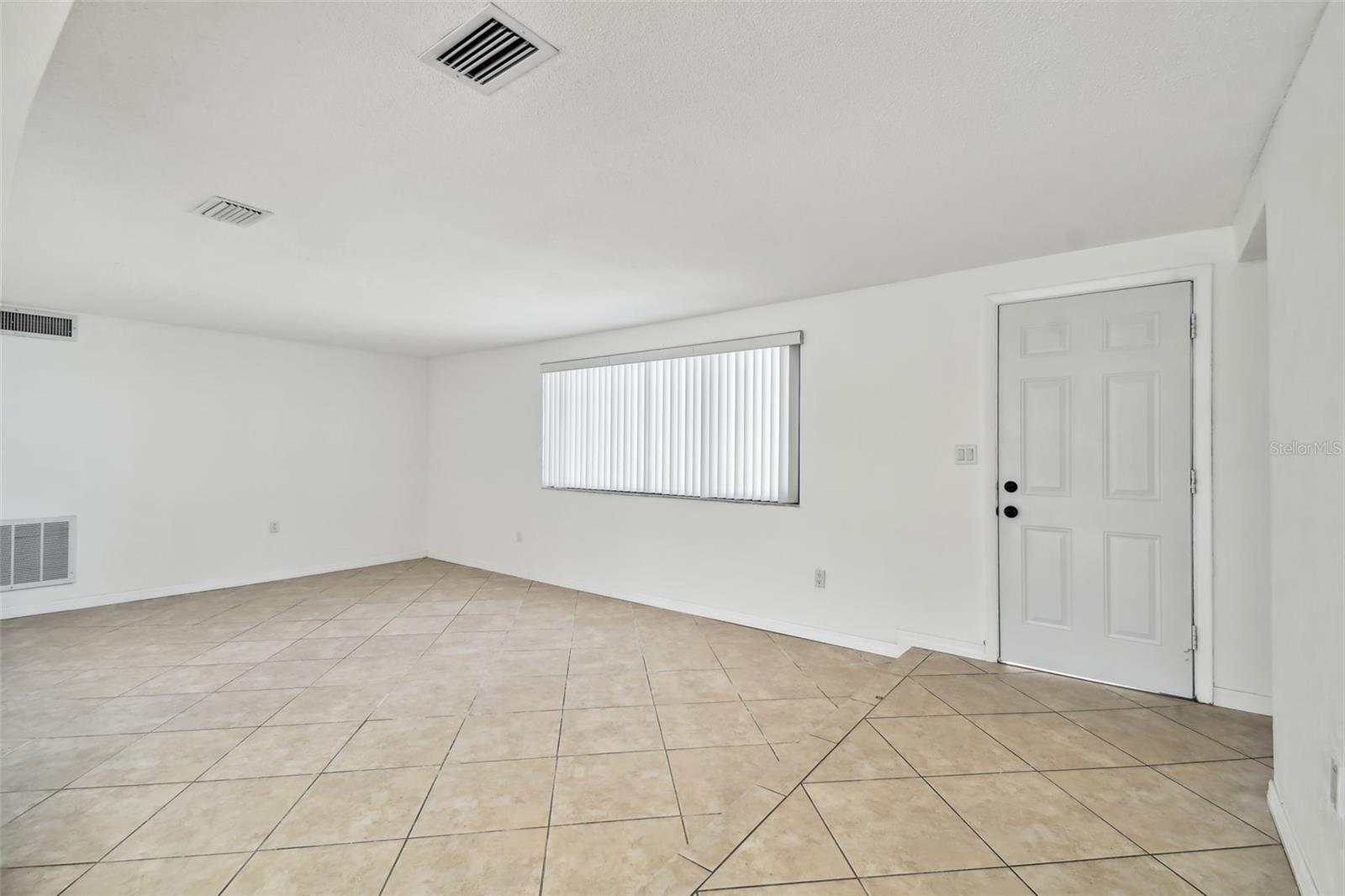 BEACON SQUARE - Residential Lease