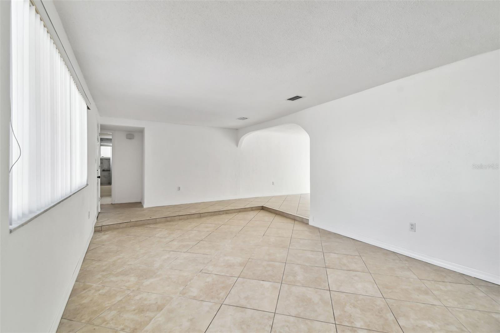 BEACON SQUARE - Residential Lease