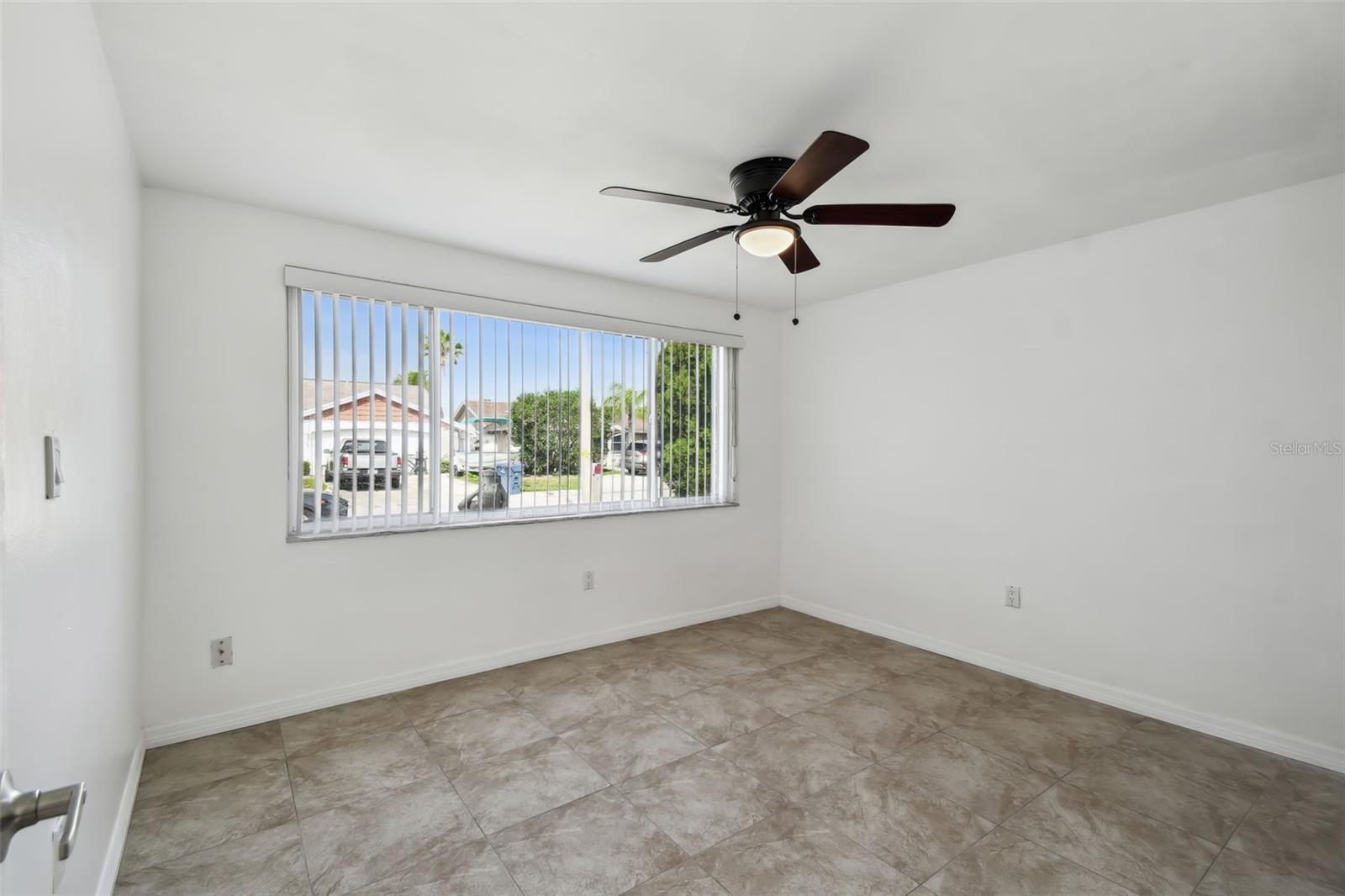 BEACON SQUARE - Residential Lease