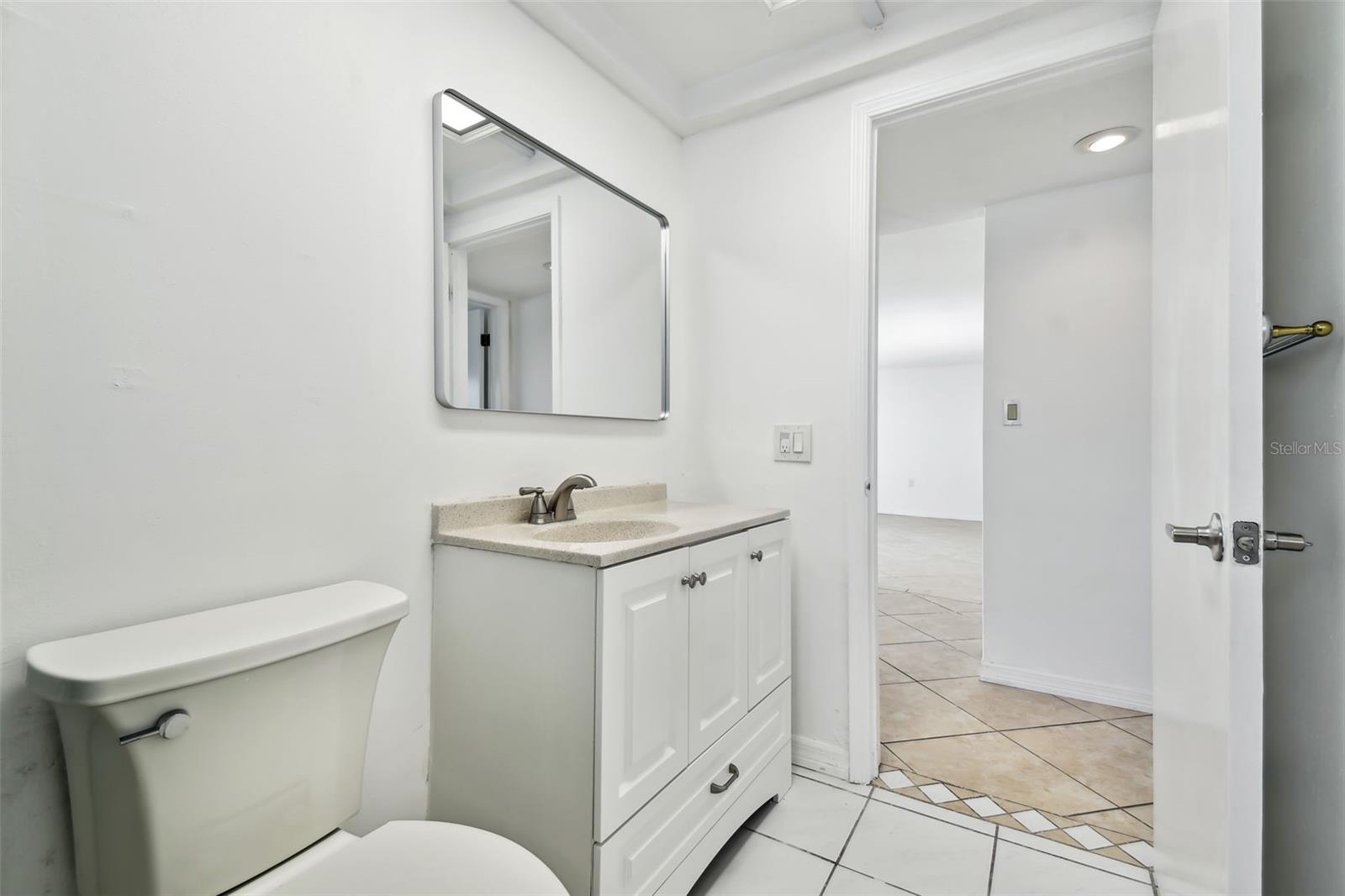 BEACON SQUARE - Residential Lease