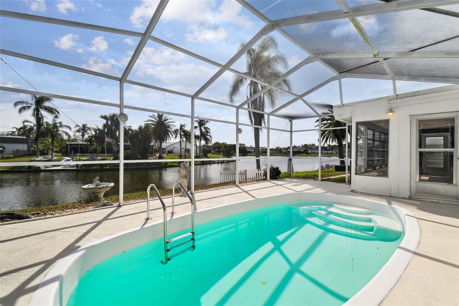 BEACON SQUARE - Residential Lease