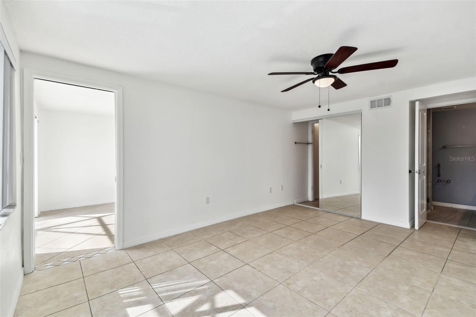 BEACON SQUARE - Residential Lease