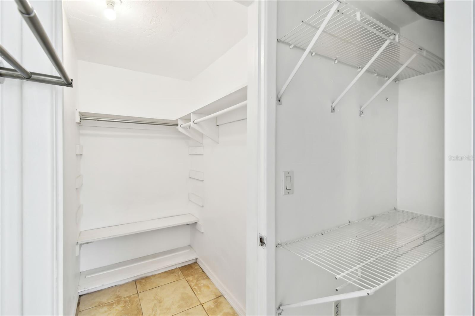 BEACON SQUARE - Residential Lease