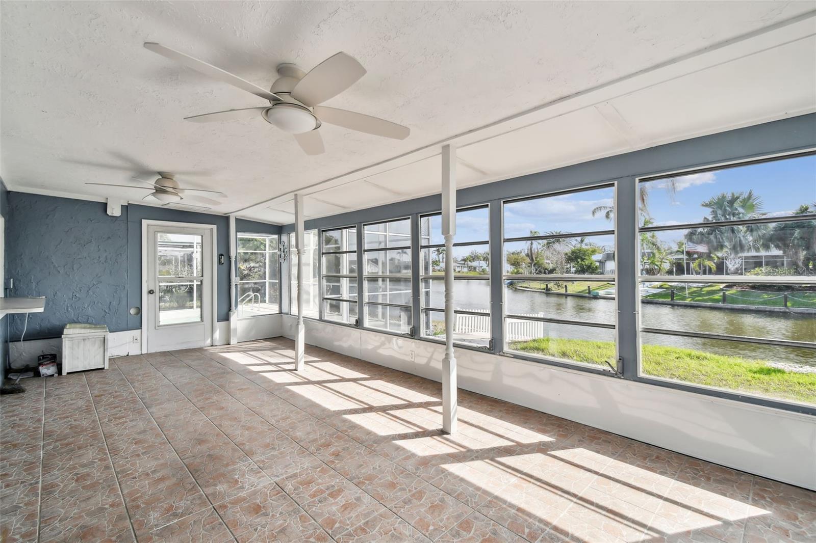 BEACON SQUARE - Residential Lease