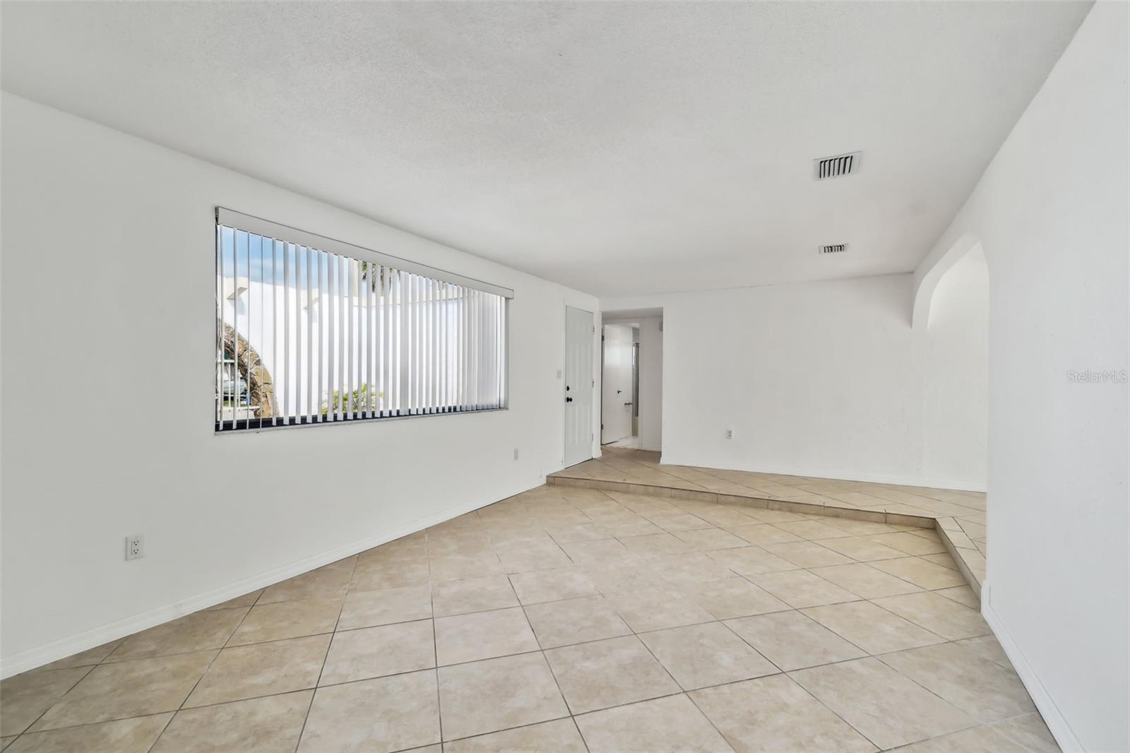 BEACON SQUARE - Residential Lease