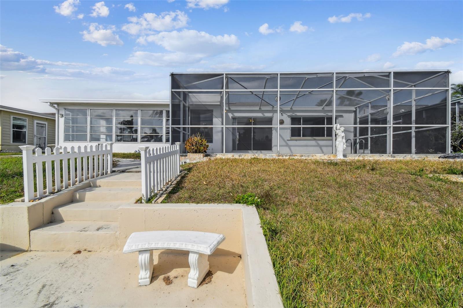 BEACON SQUARE - Residential Lease