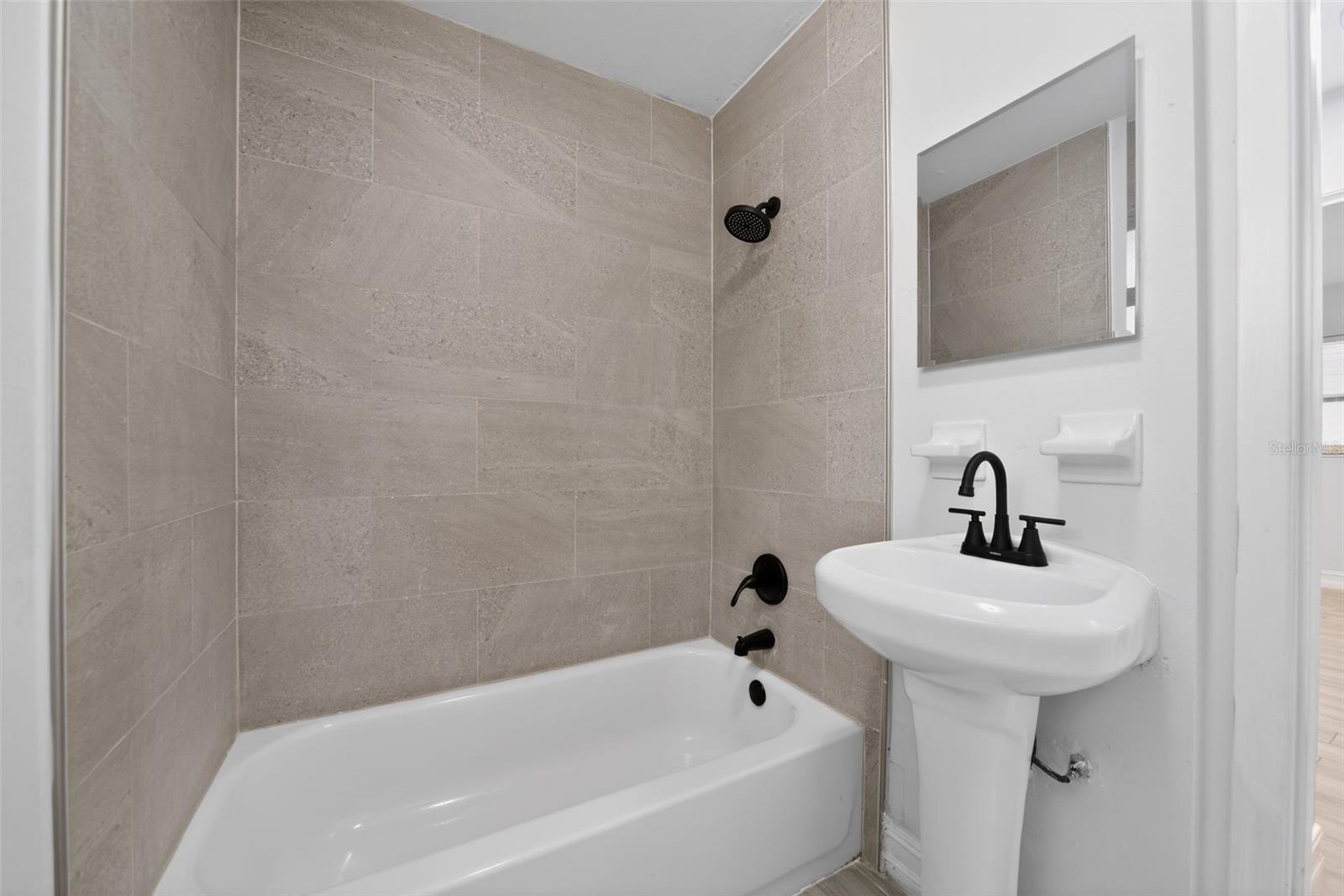 CUMBIES FIRST ADDITION TO APOPKA - Residential