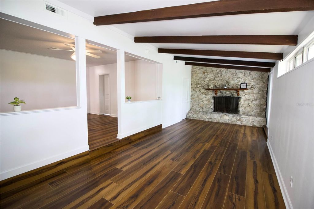 Photo of 1114 Oak Drive, Leesburg, FL 34748 (MLS # O6355917)