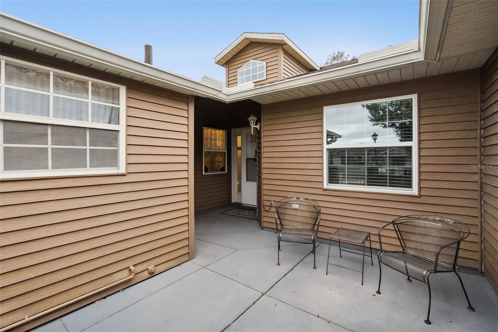 5546 ROSEWALL