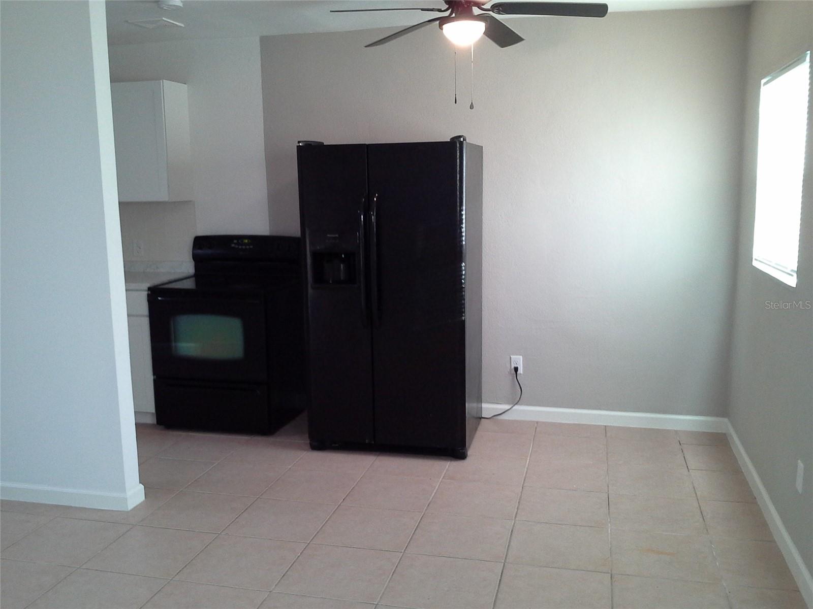 TROPICAL ACRES UNIT NO 1 TRACT 1 LESS E 145 FT BLK - Residential Lease