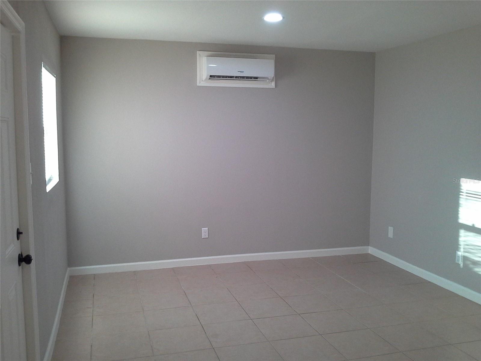 TROPICAL ACRES UNIT NO 1 TRACT 1 LESS E 145 FT BLK - Residential Lease