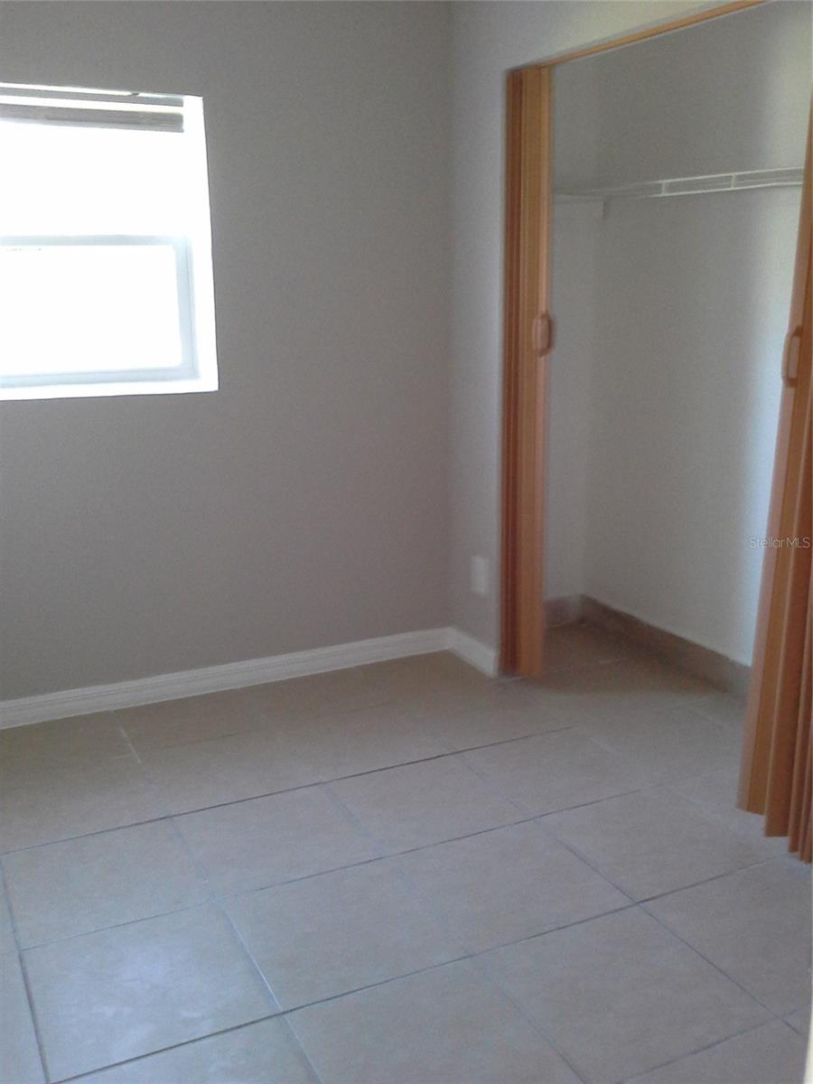 TROPICAL ACRES UNIT NO 1 TRACT 1 LESS E 145 FT BLK - Residential Lease