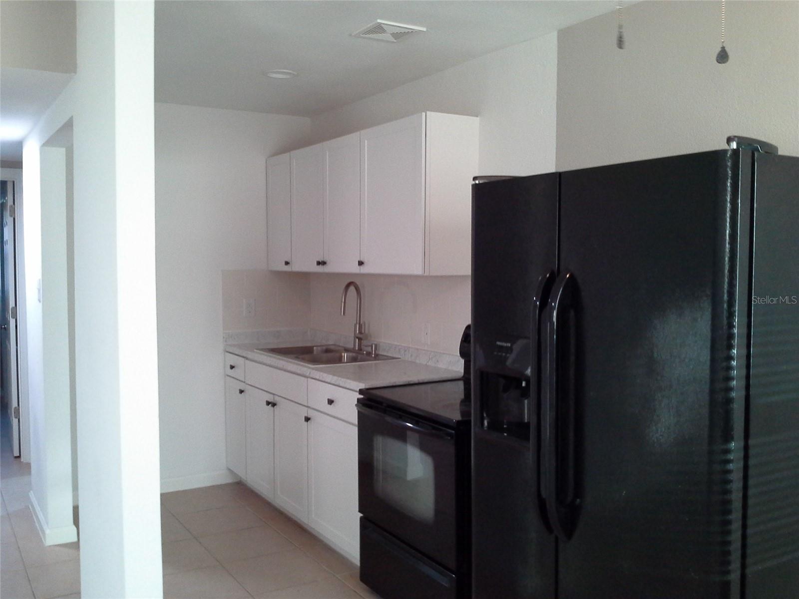 TROPICAL ACRES UNIT NO 1 TRACT 1 LESS E 145 FT BLK - Residential Lease